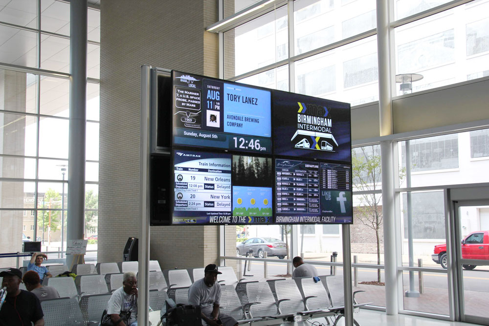 BJCTA USA 通过由飞利浦专业显示器提供支持的实时信息引领 Transit 创新